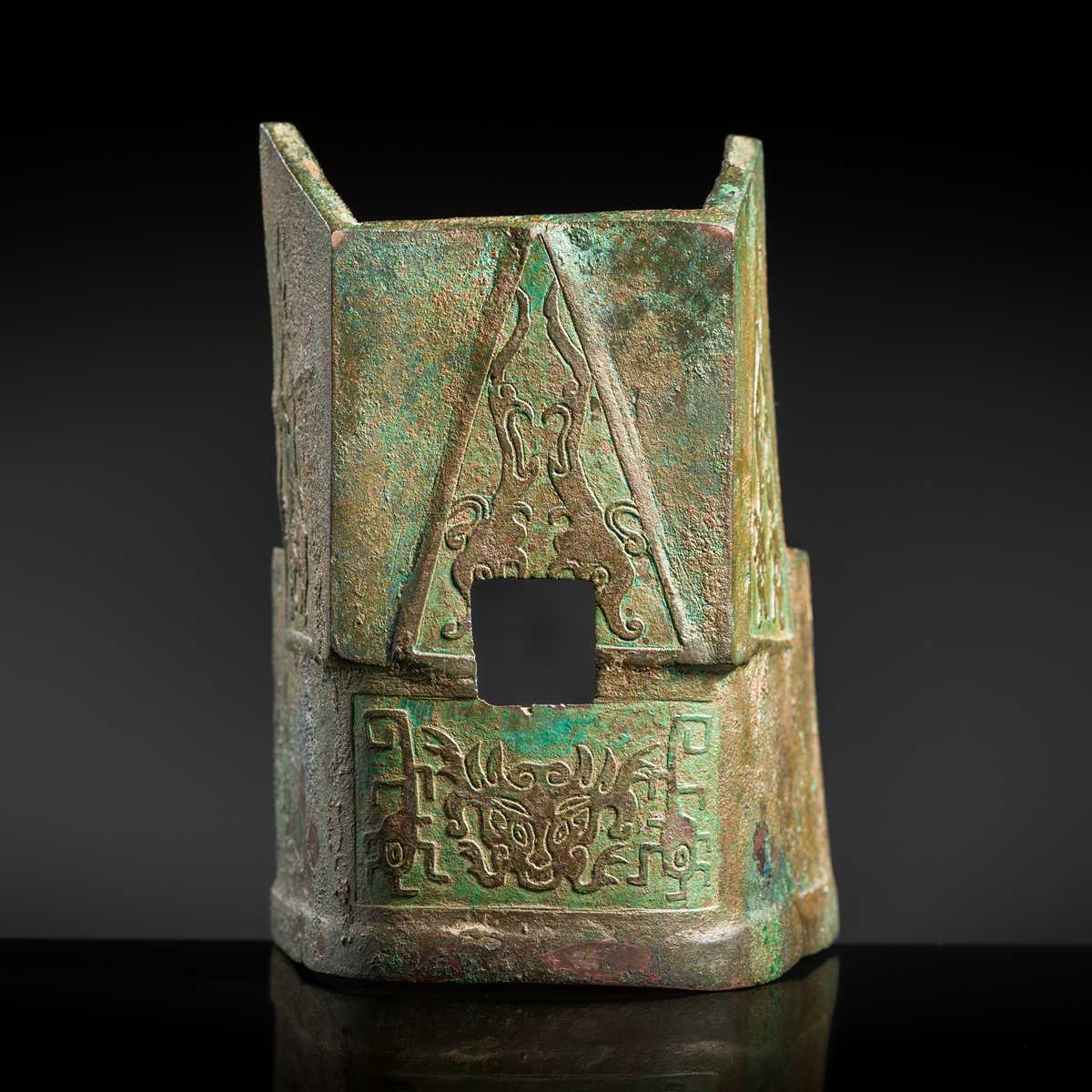 Lot 194 - A BRONZE FITTING, HAN DYNASTY OR EARLIER