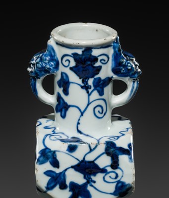 Lot 14 - A RARE BLUE AND WHITE ‘MORNING GLORY’ FACETED VASE, MING DYNASTY (1368-1644)