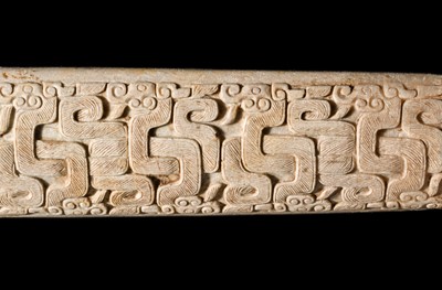Lot 89 - AN IMPORTANT JADE ‘DRAGON’ SWORD HILT, EASTERN ZHOU DYNASTY, 5TH-4TH CENTURY BC