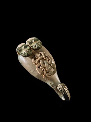 Lot 48 - A RARE AND FINE JADE AND GILT-BRONZE ‘DRAGON’ BELT HOOK, WESTERN HAN DYNASTY