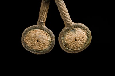 Lot 47 - A JADE AND BRONZE HORSE BIT, EASTERN ZHOU DYNASTY, 4TH-3RD CENTURY BC