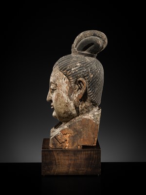 Lot 106 - A POLYCHROME AND CARVED WOOD BUST OF A BODHISATTVA, 1423 - 1455