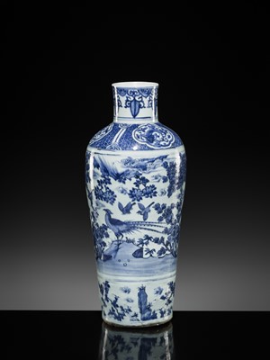 Lot 22 - A LARGE BLUE AND WHITE ‘PHEASANTS’ VASE, WANLI-TIANQI PERIOD