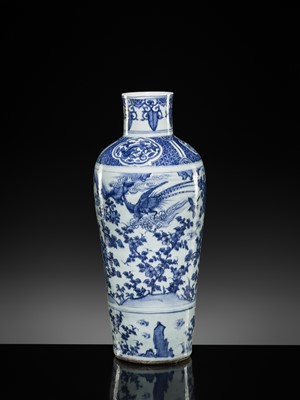 Lot 22 - A LARGE BLUE AND WHITE ‘PHEASANTS’ VASE, WANLI-TIANQI PERIOD