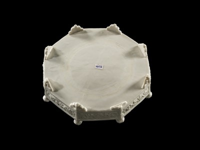 Lot 32 - A DEHUA PORCELAIN ‘MARCO POLO’ OCTAGONAL TRAY, KANGXI-EARLY YONGZHENG PERIOD
