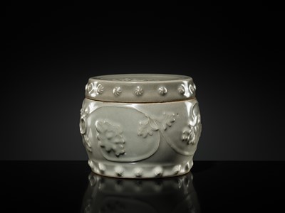 Lot 8 - A RARE LONGQUAN CELADON ‘PEONY’ BARREL-FORM JAR AND COVER, SOUTHERN SONG-YUAN DYNASTY