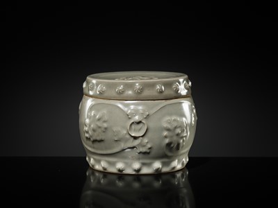Lot 8 - A RARE LONGQUAN CELADON ‘PEONY’ BARREL-FORM JAR AND COVER, SOUTHERN SONG-YUAN DYNASTY