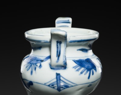 Lot 158 - A SMALL BLUE AND WHITE ‘SAGE’ TRIPOD CENSER, 16TH-17TH CENTURY