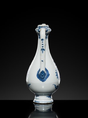 Lot 166 - A SMALL BLUE AND WHITE EWER, LATE MING-EARLY QING DYNASTY