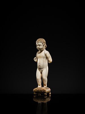 Lot 124 - AN INDO-PORTUGUESE IVORY FIGURE OF THE INFANT CHRIST, GOA, SECOND HALF OF THE 17TH CENTURY