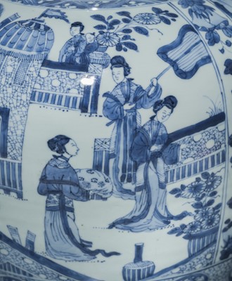Lot 26 - A LARGE BLUE AND WHITE ‘LADIES’ JAR AND COVER, KANGXI PERIOD