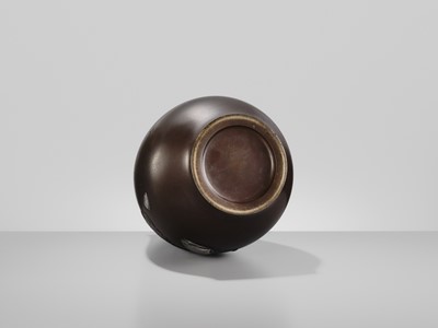 SEIGYOKU: A RARE BRONZE ‘CLAM’S DREAM’ VASE
