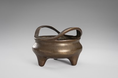 A BRONZE TRIPOD CENSER, LATE QING DYNASTY