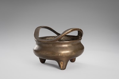 A BRONZE TRIPOD CENSER, LATE QING DYNASTY