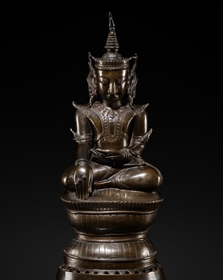 Lot 448 - A FINE BRONZE FIGURE OF JAMBUPATI BUDDHA, SHAN STATES