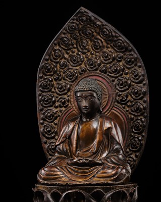 Lot 179 - A LARGE GILT-LACQUERED WOOD FIGURE OF AMIDA NYORAI, 17TH–18TH CENTURY