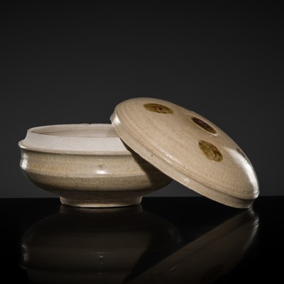 Lot 207 - AN IRON-SPOTTED CIRCULAR BOX AND COVER, SONG DYNASTY