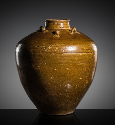 Lot 234 - A TEA-LEAF STORAGE JAR, SONG TO MING DYNASTY