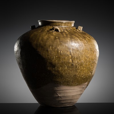 Lot 233 - A LARGE TEA-LEAF STORAGE JAR, SONG TO MING DYNASTY