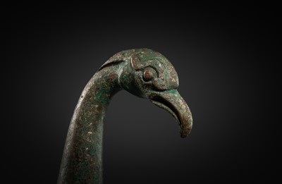 Lot 113 - A POWERFUL BIRD-HEAD BRONZE FINIAL, WESTERN INNER MONGOLIA, 6TH-4TH CENTURY BC