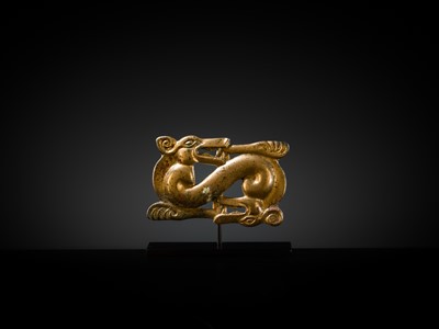 Lot 88 - A GILT-BRONZE ‘WOLF’ OPENWORK PLAQUE, NORTHWEST CHINA, 3RD-1ST CENTURY BC