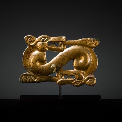 Lot 88 - A GILT-BRONZE ‘WOLF’ OPENWORK PLAQUE, NORTHWEST CHINA, 3RD-1ST CENTURY BC