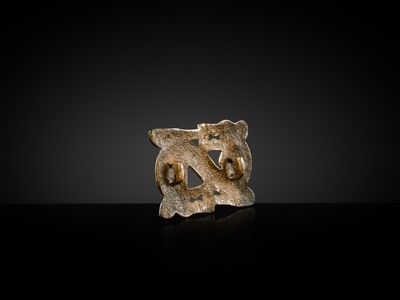 Lot 88 - A GILT-BRONZE ‘WOLF’ OPENWORK PLAQUE, NORTHWEST CHINA, 3RD-1ST CENTURY BC