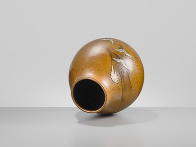 Lot 30 - HIDEKANE: A GOLD-SPECKLED MIXED-METAL-INLAID ‘MOUNT FUJI AND CRANES’ BRONZE VASE