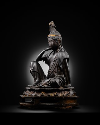 Lot 174 - AN IMPRESSIVE LARGE GILT AND LACQUERED WOOD FIGURE OF NYOIRIN KANNON, THE BODHISATTVA OF WISH-FULFILLING COMPASSION, LATE KAMAKURA TO EARLY MUROMACHI PERIOD