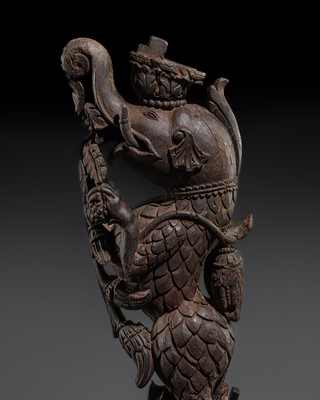 Lot 630 - A WOOD ‘GAYVYALA’ BRACKET, GUJARAT, 18TH-19TH CENTURY