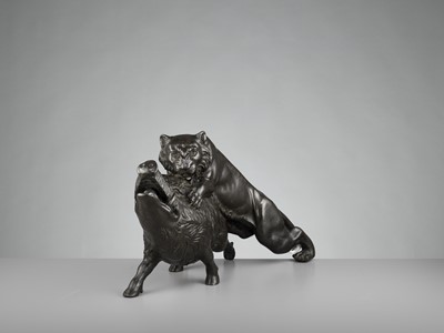 Lot 5 - GENRYUSAI SEIYA: A TIGER AND BOAR BRONZE