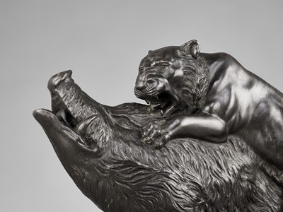 Lot 5 - GENRYUSAI SEIYA: A TIGER AND BOAR BRONZE