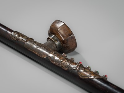 Lot 131 - A HARDWOOD OPIUM PIPE WITH HARDSTONE AND METAL FITTINGS, LATE QING DYNASTY TO REPUBLIC PERIOD