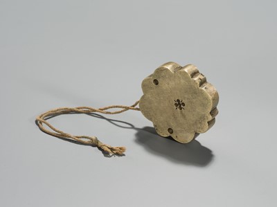 Lot 122 - A BAITONG STEELYARD AND MATCHING WOOD CASE, DOTCHIN, 19TH CENTURY