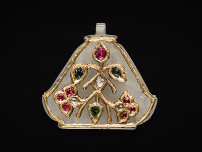 Lot 105 - A GROUP OF TWO MUGHAL GEM- AND GOLD-SET JADE PENDANTS, HALDILI, 18TH-19TH CENTURY