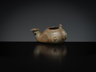 Lot 158 - A GROUP OF THREE BRONZE OIL LAMPS