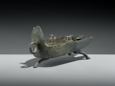 Lot 168 - AN EARLY ISLAMIC BRONZE INCENSE BURNER OR OIL LAMP, SYRIA OR EGYPT, 10TH-12TH CENTURY