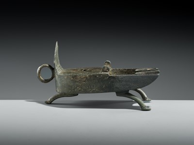 Lot 168 - AN EARLY ISLAMIC BRONZE INCENSE BURNER OR OIL LAMP, SYRIA OR EGYPT, 10TH-12TH CENTURY