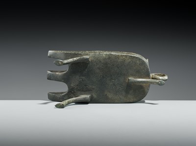 Lot 168 - AN EARLY ISLAMIC BRONZE INCENSE BURNER OR OIL LAMP, SYRIA OR EGYPT, 10TH-12TH CENTURY