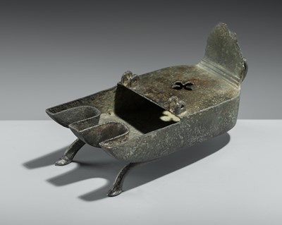 Lot 168 - AN EARLY ISLAMIC BRONZE INCENSE BURNER OR OIL LAMP, SYRIA OR EGYPT, 10TH-12TH CENTURY
