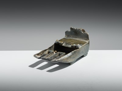 Lot 169 - AN EARLY ISLAMIC BRONZE OIL LAMP, SYRIA OR PERSIA, 12TH-14TH CENTURY