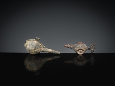 Lot 166 - A BRONZE MORTAR AND OIL LAMP, LATE ROMAN TO EARLY ISLAMIC PERIOD, CIRCA 1ST MILLENNIUM AD