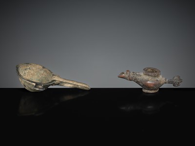 Lot 166 - A BRONZE MORTAR AND OIL LAMP, LATE ROMAN TO EARLY ISLAMIC PERIOD, CIRCA 1ST MILLENNIUM AD