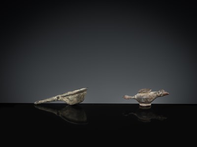 Lot 166 - A BRONZE MORTAR AND OIL LAMP, LATE ROMAN TO EARLY ISLAMIC PERIOD, CIRCA 1ST MILLENNIUM AD