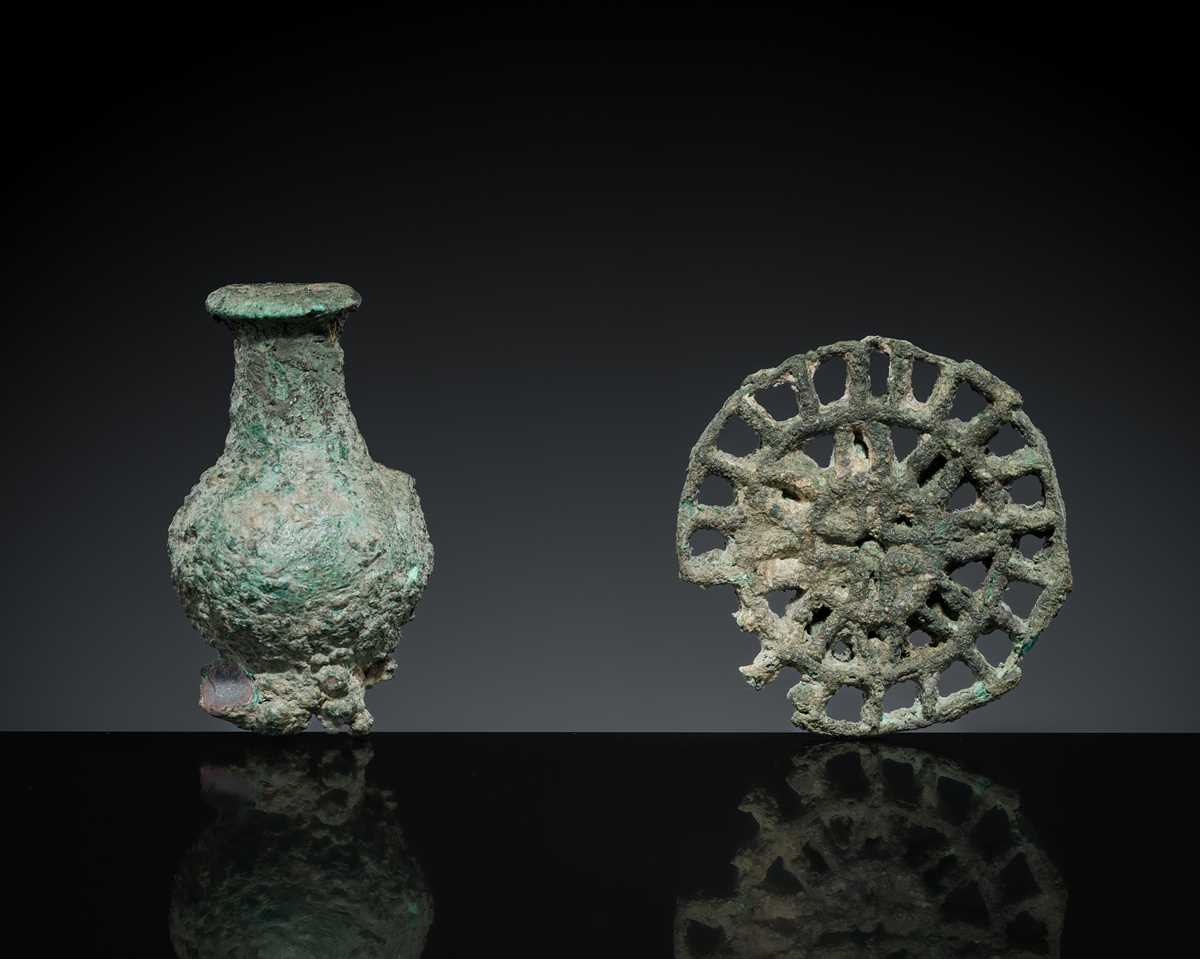 Lot 164 - A BACTRIAN BRONZE COMPARTMENTED STAMP SEAL AND A COSMETIC CONTAINER, LATE 3RD-EARLY 2ND MILLENNIUM BC