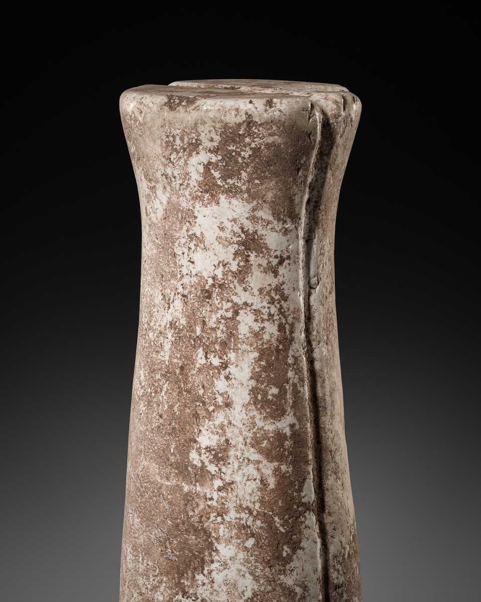 Lot 54 - A BACTRIAN LIMESTONE COLUMN IDOL, LATE 3RD-EARLY 2ND MILLENNIUM BC