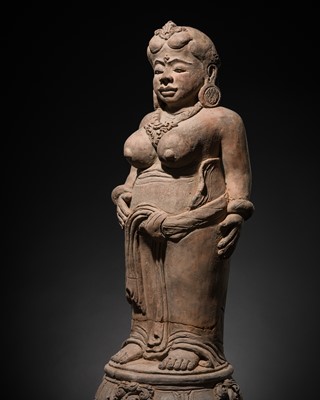 Lot 306 - A MAJAPAHIT TERRACOTTA FIGURE OF A NOBLE WOMAN