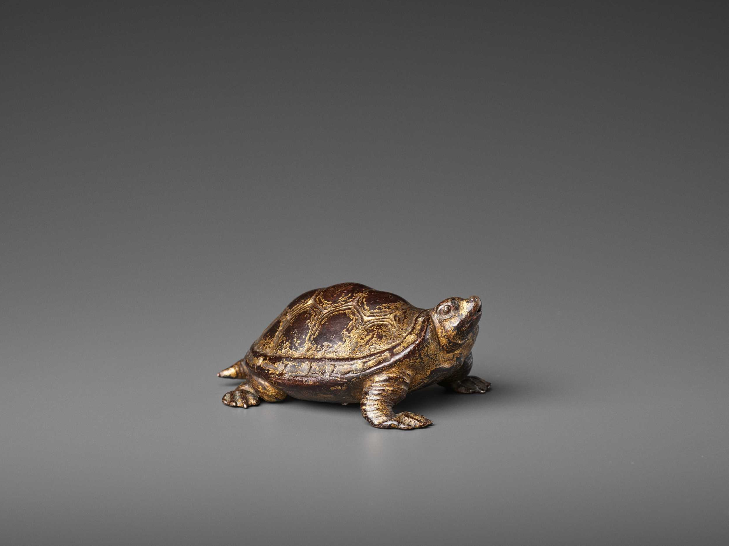 Lot 430 - A LACQUER-GILT BRONZE MODEL OF A TURTLE, 17TH CENTURY