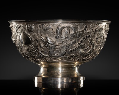 Lot 404 - A SILVER ‘DRAGON’ BOWL, MARKS OF CUM SHING AND JUNJI, LATE QING DYNASTY