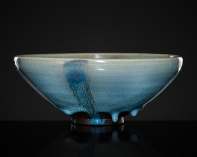Lot 538 - A GUANGDONG JUN-TYPE BLUE AND PURPLE SPLASHED BOWL, QING DYNASTY